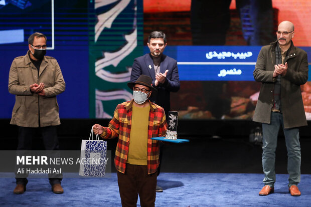 در بخش بهترین عکس اختتامیه چهلمین جشنواره فیلم فجر، سیمرغ بلورین به حبیب مجیدی برای مجموعه عکس‌های فیلم «منصور» اهدا شد