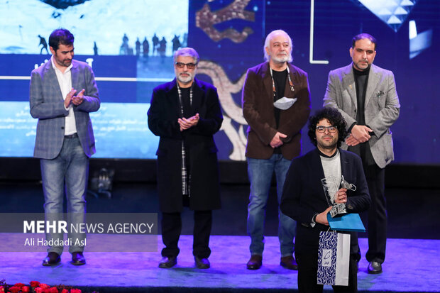 آرمان فیاض برای فیلم سینمایی برف آخر موفق به دریافت سیمرغ بلورین بهترین فیلمبرداری در اختتامیه چهلمین جشنواره فیم فجر شد