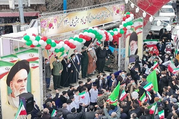 جشن انقلاب در بهشت اقوام ایران/آذربایجان غربی رنگ حماسه گرفت