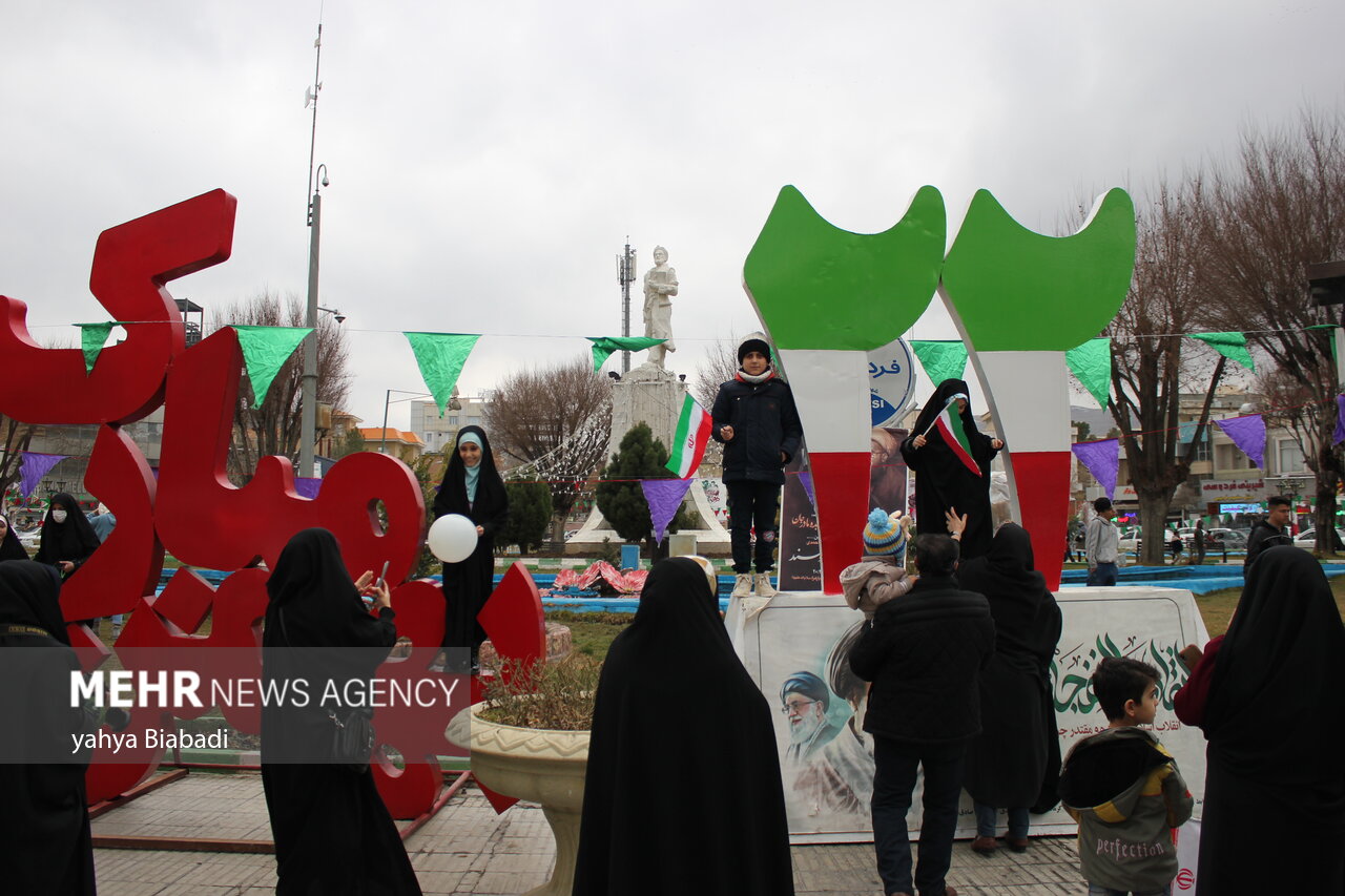 سینه ستبر ایران اسلامی نمایشگاه غیرت و شور انقلابی