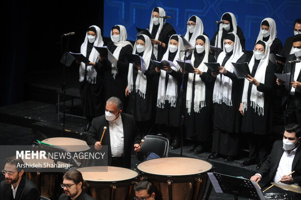 اجرای ویژه شهید سلیمانی توسطارکسترسمفونیک سازمان صدا وسیما در  سومین شب جشنواره موسیقی فجر در تالار وحدت برگزار شد