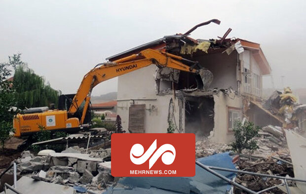 تخریب ساخت و سازهای متعلق به نهادهای دولتی در حریم رودخانه کرج
