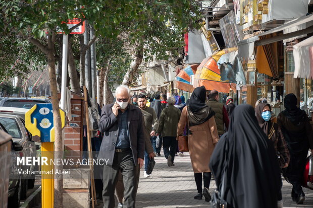 İran'da günlük vaka sayısı azalıyor