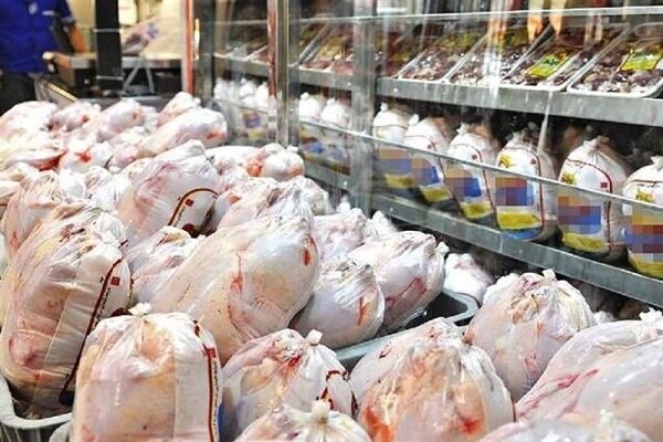 قیمت مرغ گرم در استان سمنان حداکثر ۳۱ هزار تومان است 