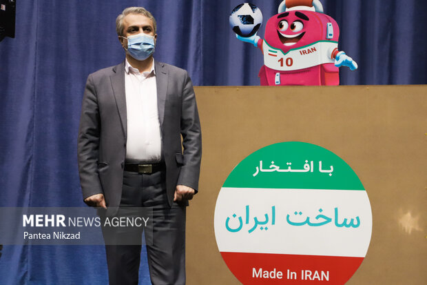 سیدرضا فاطمی‌امین وزیر صنعت، معدن و تجارت در جشن ۱۰ سالگی تولید نوشت افزار ایرانی اسلامی حضور دارد