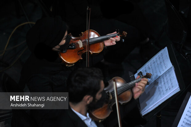 پنجمین شب جشنواره موسیقی فجر با اجرای کنسرت ارکستر نغمه باران در تالار وحدت برگزار شد