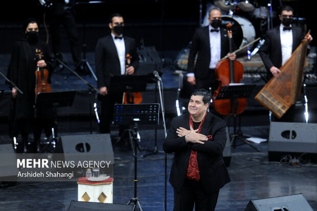 کنسرت راز و نیاز سالار عقیلی در پنجمین شب جشنواره موسیقی فجر در تالار وحدت برگزار شد
