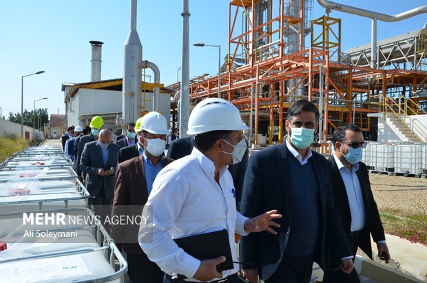 بازدید مشاور رئیس جمهور از شرکت‌های تولیدی بوشهر