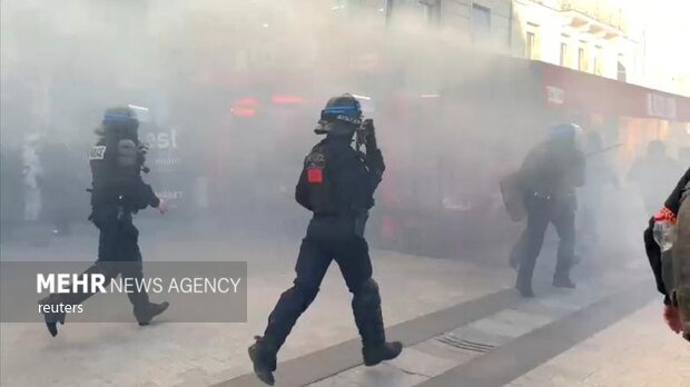 درگیری پلیس فرانسه با عوامل ضد انقلاب در پاریس