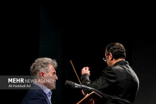 ارکستر ملی به رهبری بردیا کیارس در تالار وحدت روی صحنه رفت