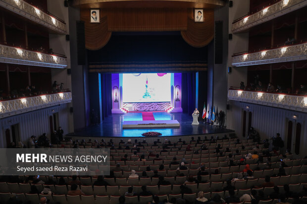 آئین اختتامیه چهلمین جشنواره تئاتر فجر شامگاه امروز در تالار وحدت برگزار شد