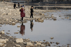 آب جاری در رودخانه زاینده رود کماکان سریز رودخانه شور است - مهر