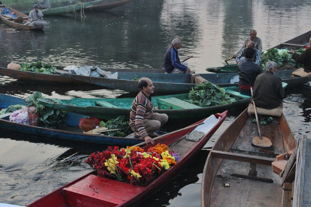 بازار شناور سبزیجات در کشمیر + عکس و فیلم