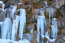 آبشار یخ زده «سردابه» اردبیل