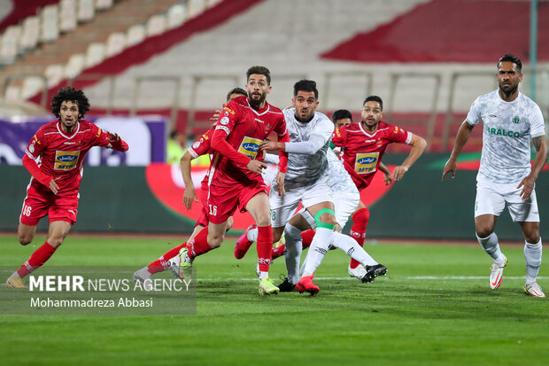 سفر مهاجم ازبکستانی مدنظر پرسپولیس به تهران/ امضای مشروط قرارداد