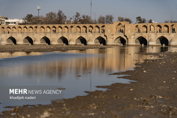 Water reflows into dried-up Zayanderud
