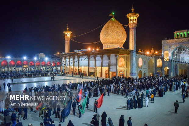 لاله گردانی سالروز شهادت حضرت شاهچراغ(ع) در شیراز