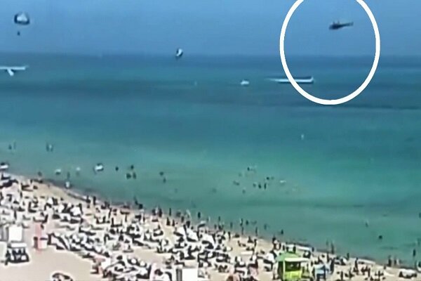 Helicopter crashes into Water Off Miami Beach, 2 injured