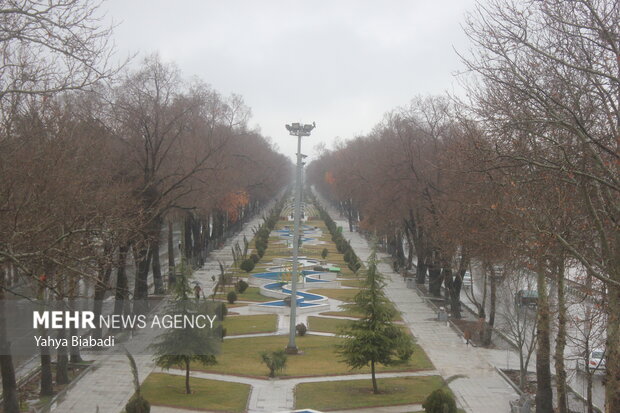 آبگرفتگی خیابان‌های شهر کرمانشاه درپی بارش شدید باران