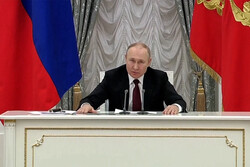 Putin recognizes Dontesk, Luhansk independence