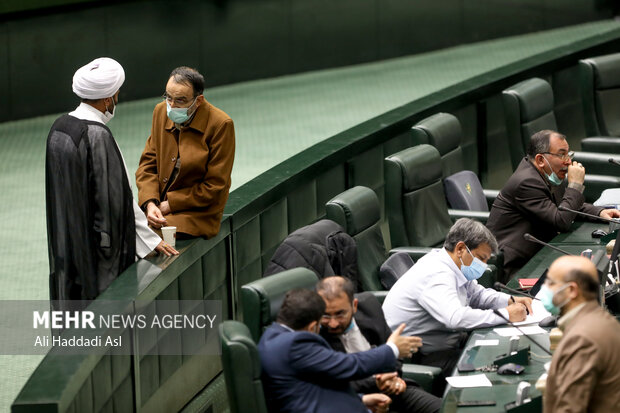 جواد کریمی قدوسی در روز بررسی جزئیات لایحه بودجه ۱۴۰۱ در صحن علنی مجلس شورای اسلامی حضور دارد