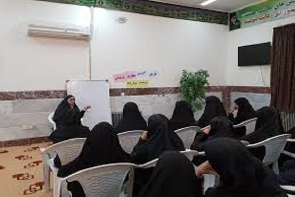 هدف مجموعه مشکات تربیت دختران بانشاط و متدین است
