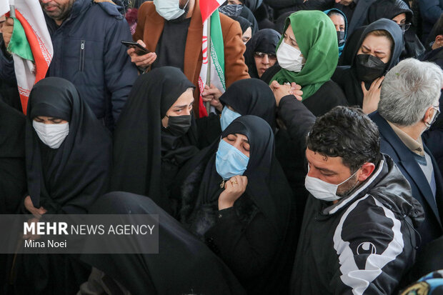 مراسم تشییع و تدفین شهدای سانحه هوایی در تبریز