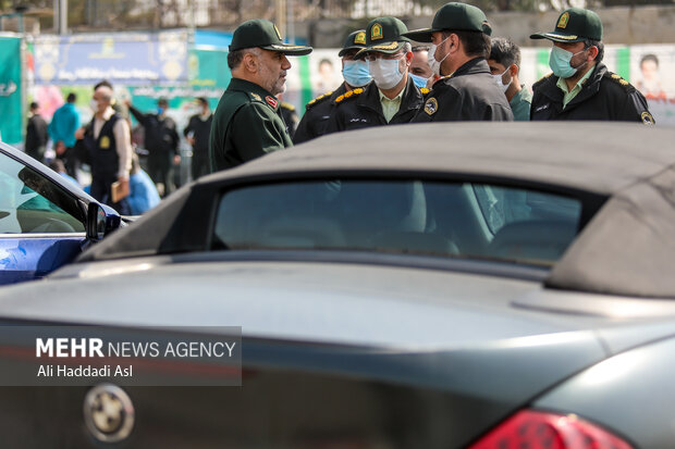 سردار حسین رحیمی فرماندهی انتظامی تهران بزرگ در طرح ضربتی ارتقای امنیت اجتماعی پلیس پایتخت حضور دارد