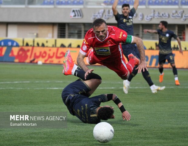 تساوی حاصل تلاش گل گهر و پرسپولیس