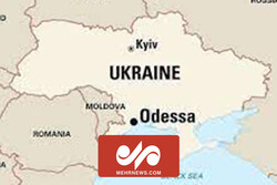 لحظه اصابت موشک به انباری در بندر اودسا اوکراین