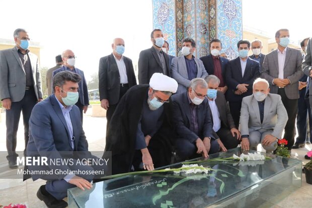 بازدید وزیر بهداشت از بخش‌های درمانی استان بوشهر