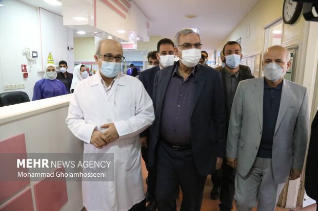 بازدید وزیر بهداشت از بخش‌های درمانی استان بوشهر