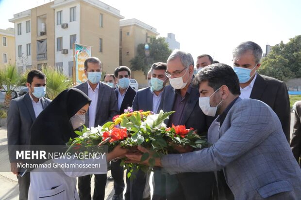 بازدید وزیر بهداشت از بخش‌های درمانی استان بوشهر