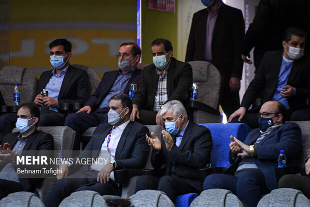 دیدار تیم‌های ملی بسکتبال ایران و قزاقستان در ورزشگاه آزادی برگزار شد