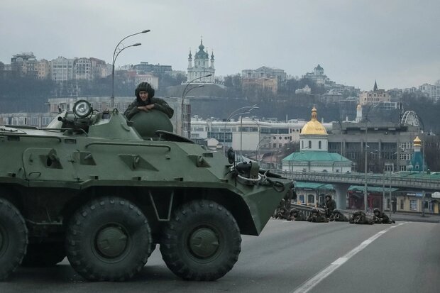 پوتین: ارتش اوکراین قدرت را به دست بگیرد