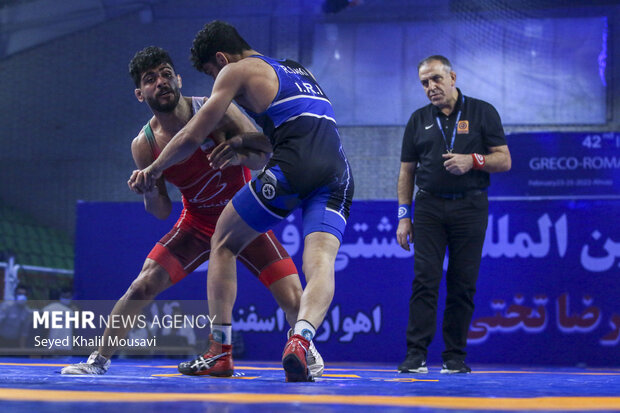 موج اعتراضات به نحوه داوری در لیگ برتر کشتی فرنگی