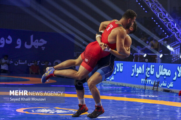 پرونده لیگ کشتی فرنگی تا پایان آذرماه بسته میشود