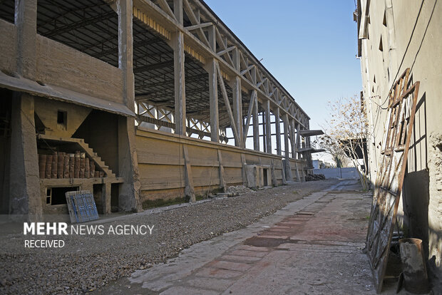 کارخانه سیمان ری در پهنه جنوب تهران، به عنوان نخستین خط تولید سیمان کشور و از قدیمی‌ترین کارخانه‌های ایران به شمار می‌آید