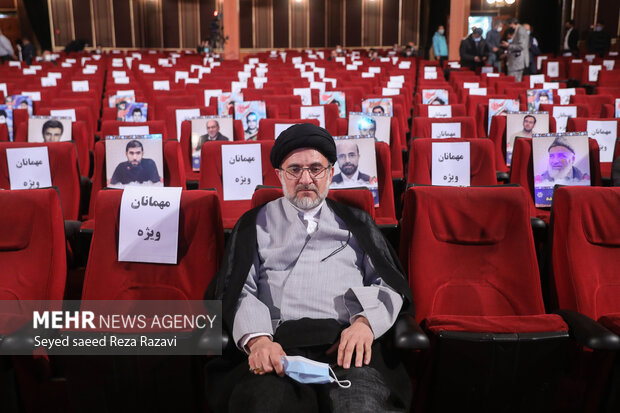  حجت‌الاسلام «سید مهدی خاموشی» رئیس سازمان اوقاف و امور خیریه  در مراسم آیین افتتاحیه سی و هشتمین دوره مسابقات بین‌المللی قرآن کریم حضور دارد 