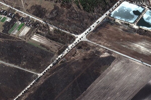 Huge convoy of Russian troops on way toward Ukrainian capital