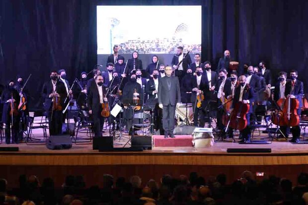 ارکستر بنیاد رودکی در سالن یونسکو بیروت روی صحنه رفت