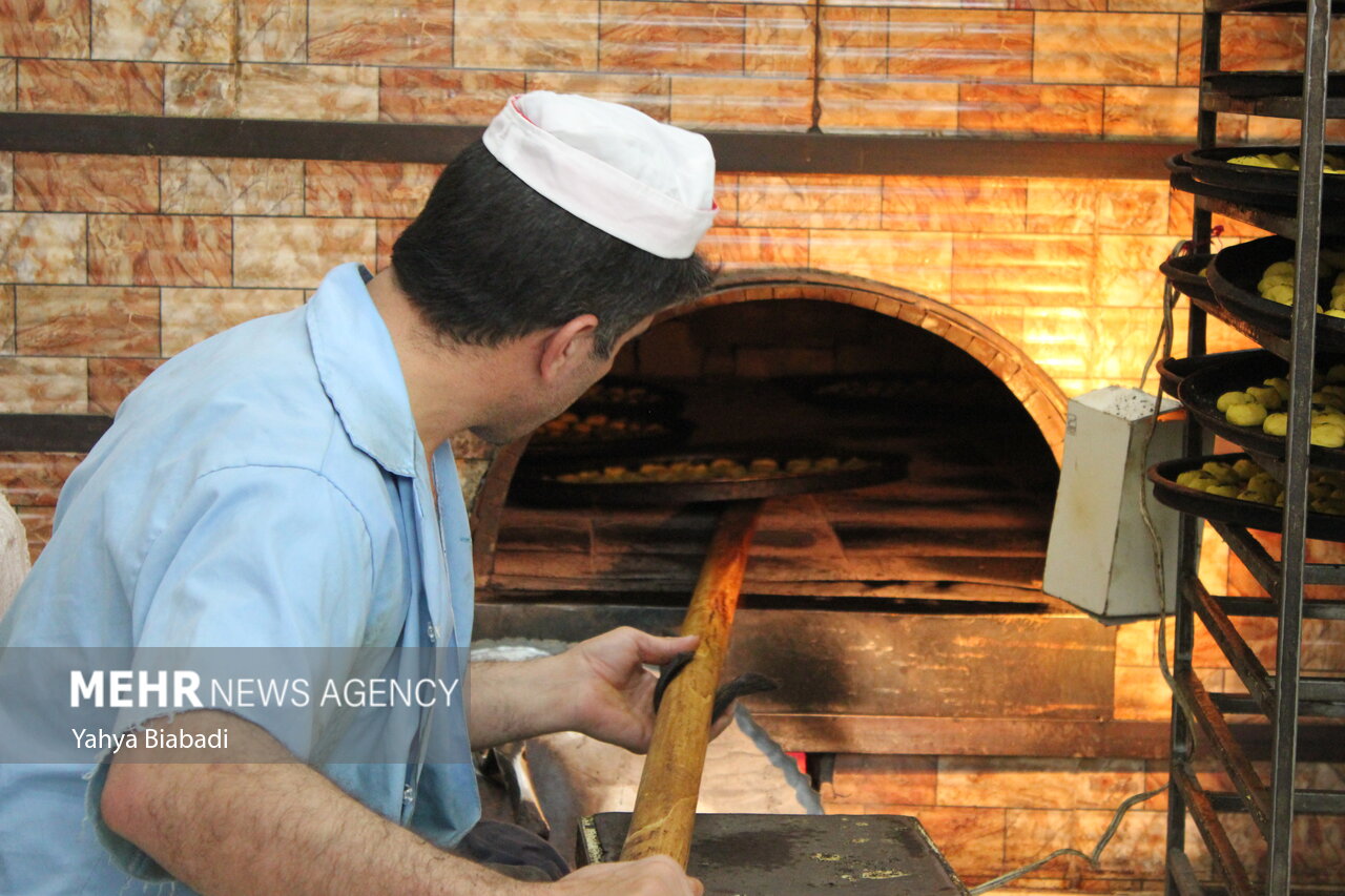آرد مازاد بر سهمیه ماهانه در نانوایی‌های خلخال توزیع می‌شود