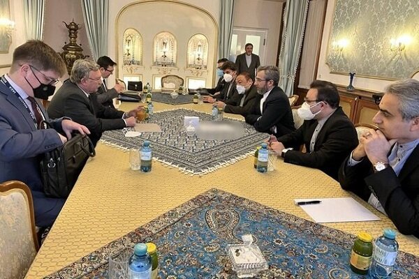 Iranian, Russian delegations hold bilateral meeting in Vienna