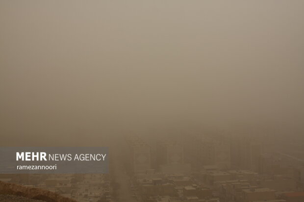 وضعیت گرد و غبار در مهران