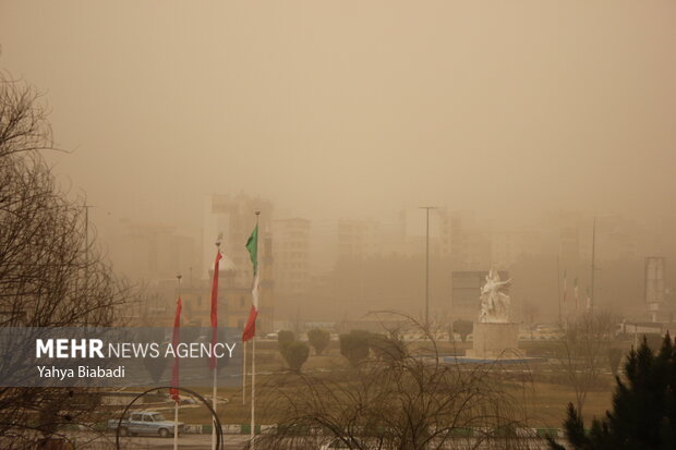 غبار غلیظ و گسترده از روز دوشنبه در کرمانشاه