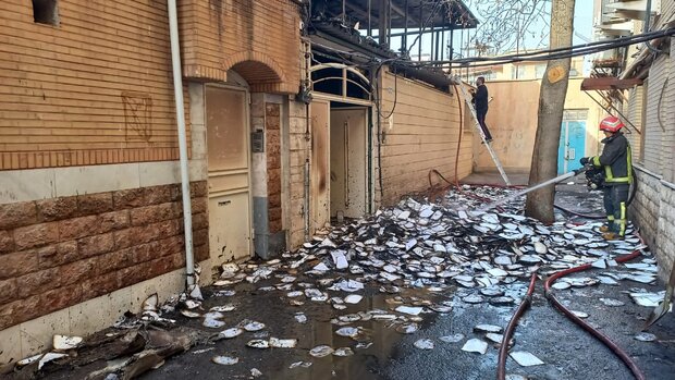 مصدومیت ۲ مرد در حادثه آتش سوزی منزل مسکونی در جهانگیرخان قشقایی
