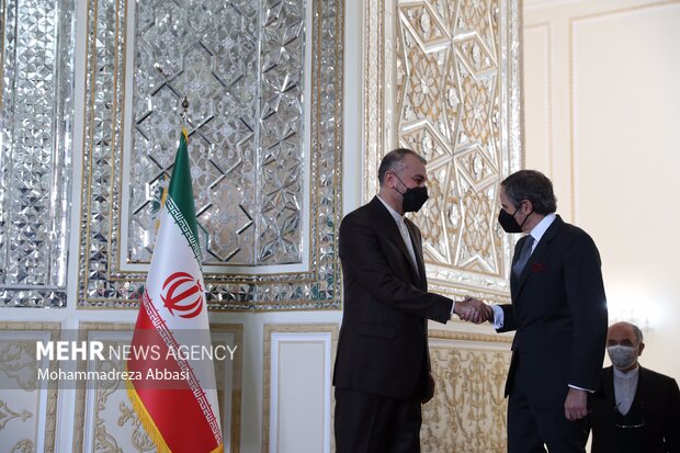 Meeting between Iran FM and IAEA chief in Tehran
