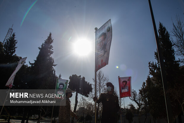 مراسم غرس ۴۸ هزار اصله نهال به یاد شهدای ارتش در ستاد فرماندهی ارتش جمهوری اسلامی ایران برگزار شد