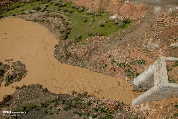بلاتکلیفی ۱۰ ساله سد شهید مدنی/ سدی که آب دارد، آب‌بند ندارد