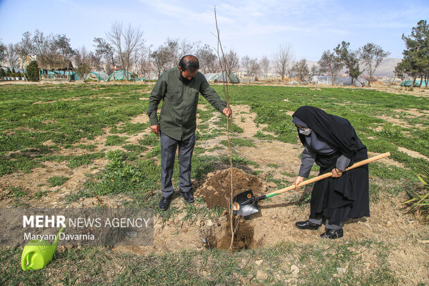 مراسم روز درختکاری در نهالستان شهرداری بجنورد